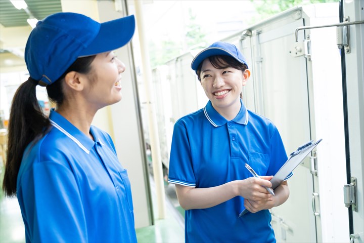 《江東区》週払いOK・4ｔ車でのスーパーへのフローズン商品配送ドライバー！（ルート配送・高収入）