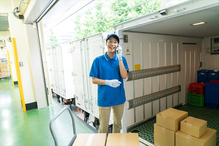 《日野市》週払いOK・3ｔ車でのチルド食品の店舗配送ドライバー！（Web面接OK・高収入）