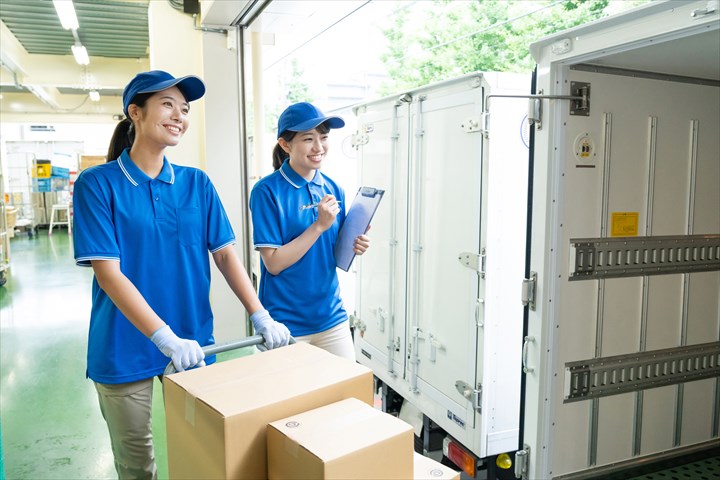 《板橋区》週払いOK・2ｔ車でのパン原料の店舗配送ドライバー！（（Web面接OK・高収入）