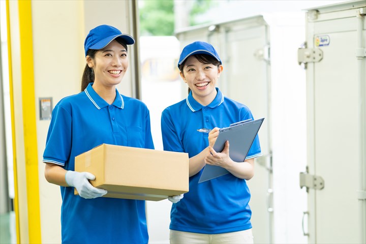 《横浜市神奈川区》週払いOK・3ｔ車でのコンビニへのチルド品配送ドライバー！（Web面接OK・超高収入）