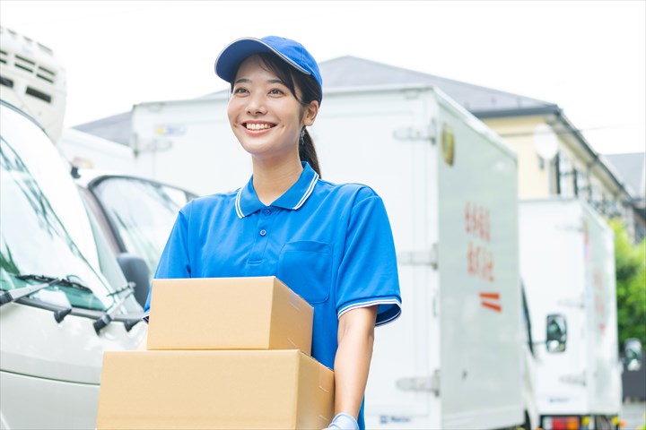 《北葛飾郡杉戸町》週払いOK・4ｔ車での中華まんのセンター間配送ドライバー！（Wワーク歓迎・期間限定）