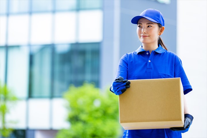 《横浜市港北区》週払いOK・2ｔ車での企業向け一般貨物の集配ドライバー！（Web面接OK・高時給）