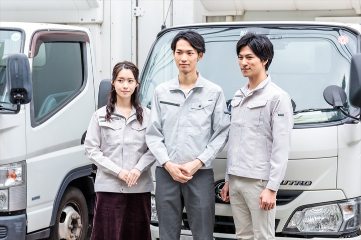 《多摩市》週払いOK・4ｔゲート車での青果の店舗配送ドライバー！（高収入・負担少なめ）