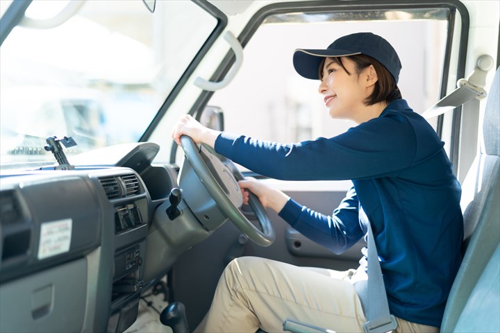 《杉並区》週払いOK・1BOXでの英会話教室利用者の送迎ドライバー！（Web面接OK・短時間14:00～20:00）