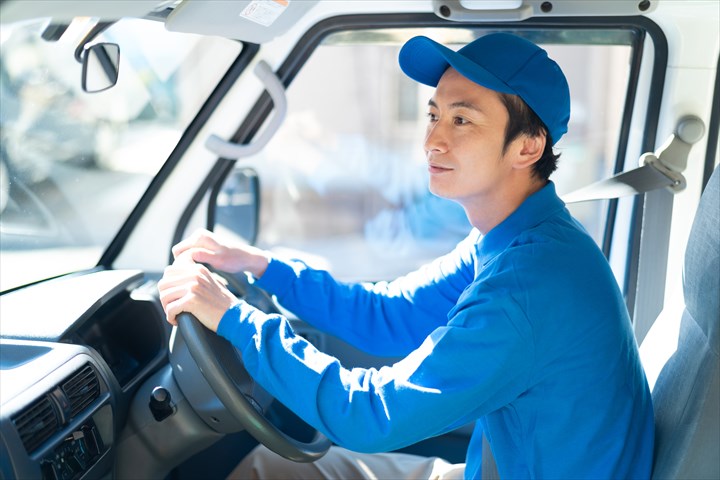 《文京区》週払いOK・普通車での病院や薬局への医薬品の配送ドライバー！（Web面接OK・高時給）