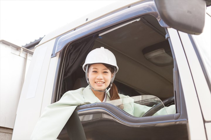 《知多郡東浦町》週払いOK・大型車での自動車部品の工場間配送ドライバー！（高時給・土日祝休み）