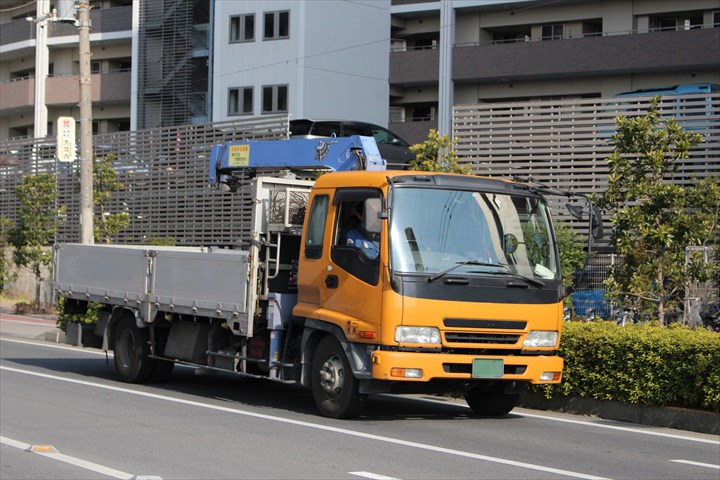 《京都市南区》週払いOK・2ｔ～4ｔ車でのレンタル車両及び重機等の陸送ドライバー！（Web面接OK・土日祝休み）