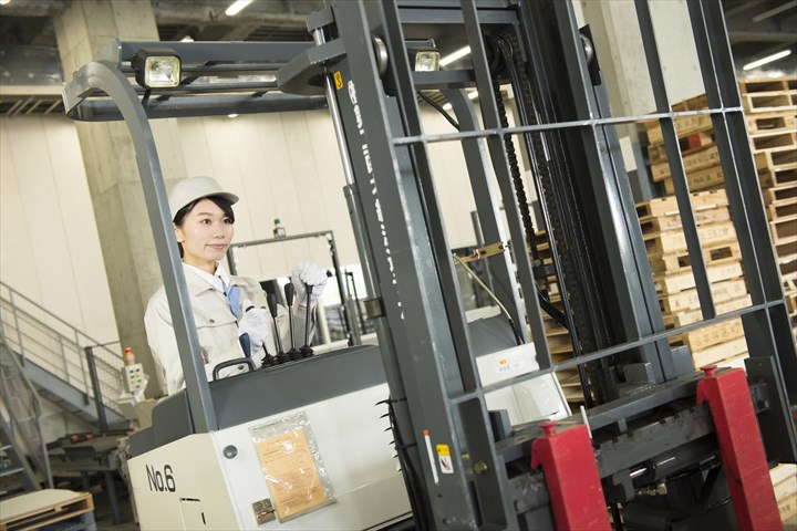 《袖ケ浦市》週払いOK・カウンターフォークでの原料の格納作業スタッフ！（高時給・週休2日）