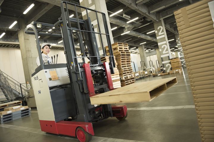 《市原市》週払いOK・カウンターフォークを使用した工業製品の出荷作業スタッフ！（高時給・週休2日）