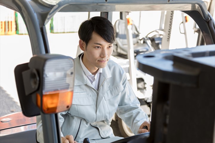 《茨木市》週払いOK・カウンターフォークでの一般貨物の仕分け作業スタッフ！（Web面接OK・土日祝休み）