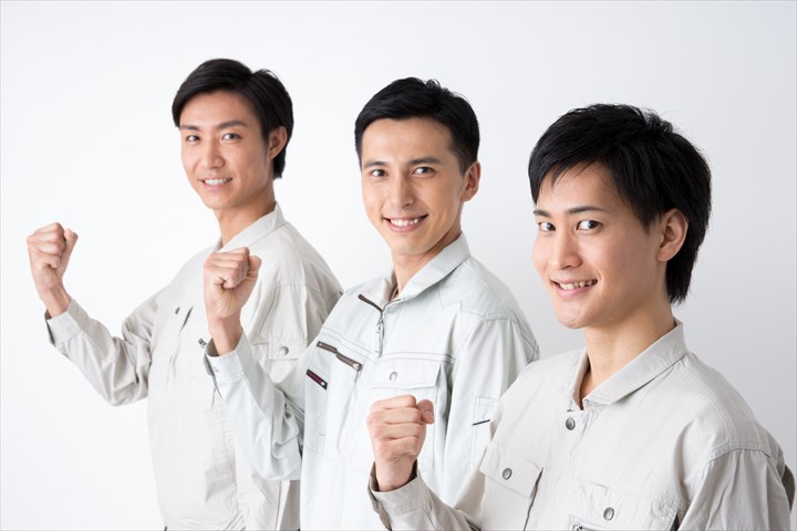 《神戸市東灘区》週払いOK・フォークリフトを使用したドライ品の入出庫作業スタッフ！（土日祝休み・日勤）