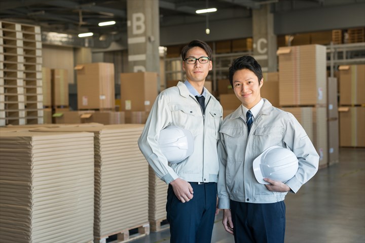 《足立区》週払いOK・構内での一般貨物の仕分け作業スタッフ！（Web面接OK・土日祝休み）