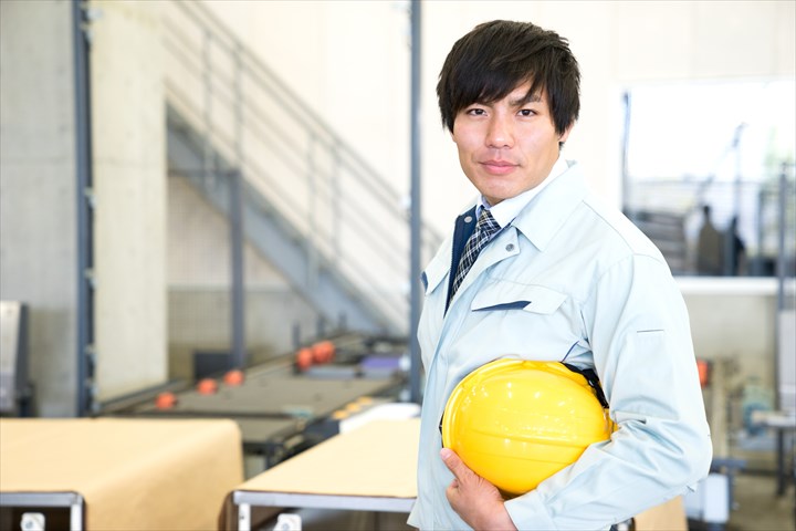 《尾道市》週払いOK・製造工場内での製品の検品作業スタッフ！（未経験歓迎・週休2日）