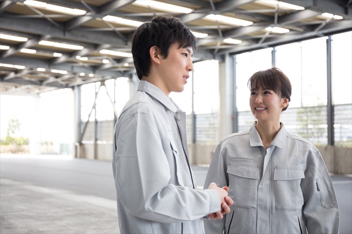 《神戸市須磨区》週払いOK・倉庫内での雑貨類のピッキング作業スタッフ！（土日休み・重量物ほぼ無し）