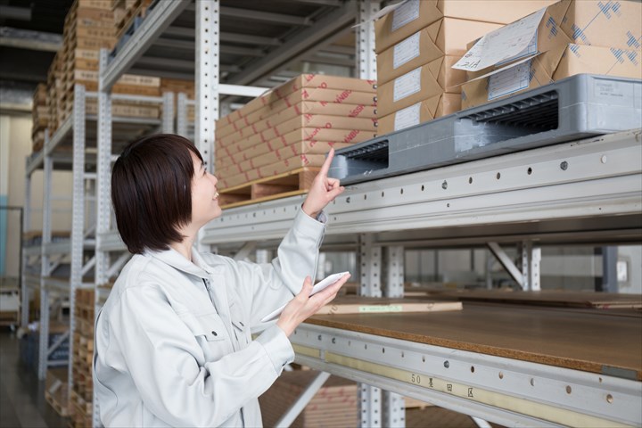 《西脇市》週払いOK・物流倉庫内での仕分けや積込み作業スタッフ！（Web面接OK・土日祝休み）