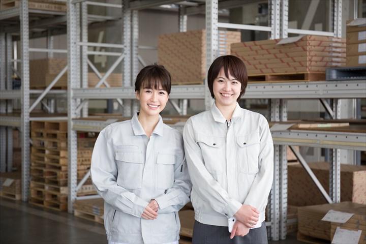 《本宮市》週払いOK・倉庫内での食品の入出庫作業スタッフ！（週休2日・夜勤帯）