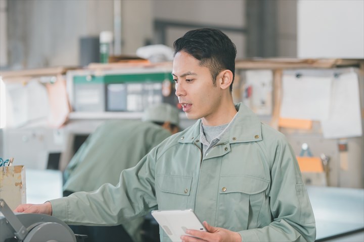 《大阪市大正区》週払いOK・工業用金属部品の入出荷作業スタッフ！（Web面接OK・未経験OK）