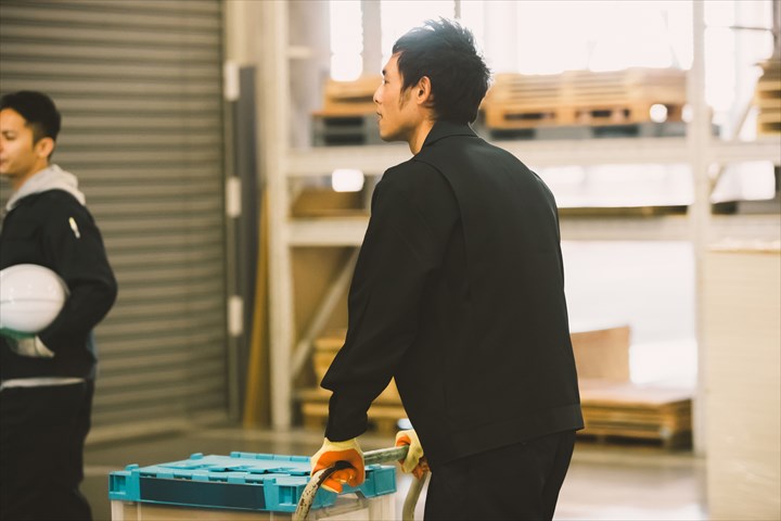 《足立区》週払いOK・ビンやプラスチックごみなどの仕分け作業スタッフ！（Web面接OK・WワークOK）