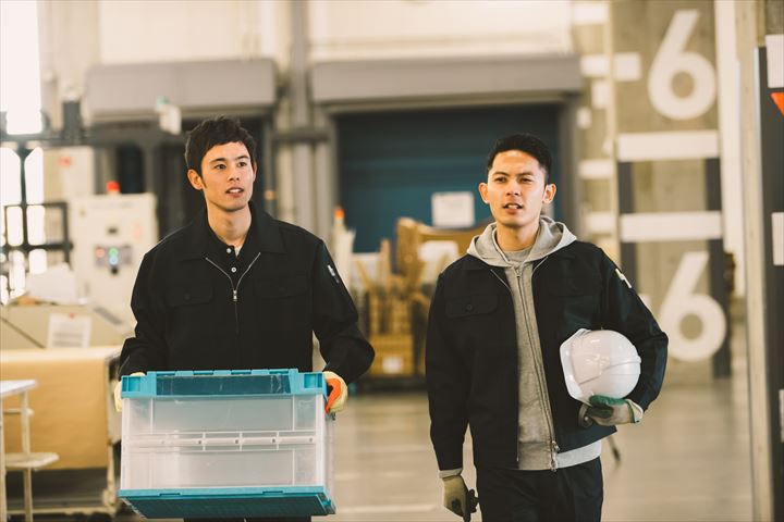 《天理市》週払いOK・車両の整備作業スタッフ！（超高時給・資格や経験を活かす）