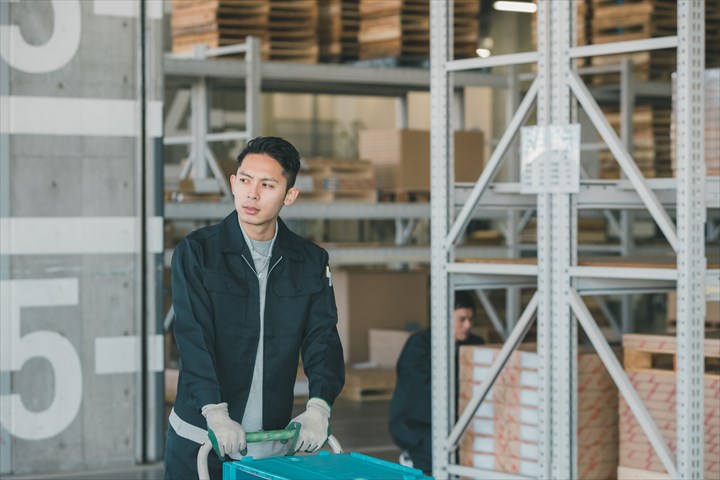 《大田区》週払いOK・倉庫内での青果の仕分け作業スタッフ！（未経験歓迎・固定休み）