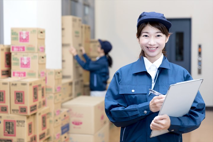 《朝倉市》週払いOK・倉庫内での飲料の積込み作業スタッフ！（未経験OK・短時間16:00～20:00）