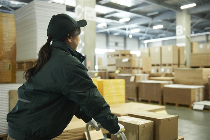 《大田区》週払いOK・一般貨物の仕分け作業スタッフ！（土日祝休み・未経験歓迎）