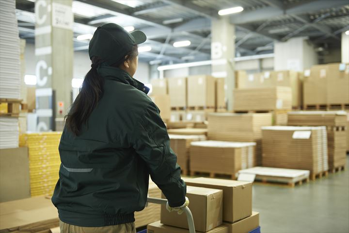 《柏市》週払いOK・一般貨物の仕分け作業スタッフ！（土日休み・高時給）