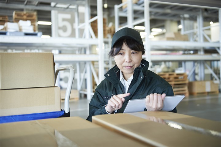 《廿日市市》週払いOK・物流倉庫内での仕分けや積込み作業スタッフ！（未経験OK・土日祝休み）