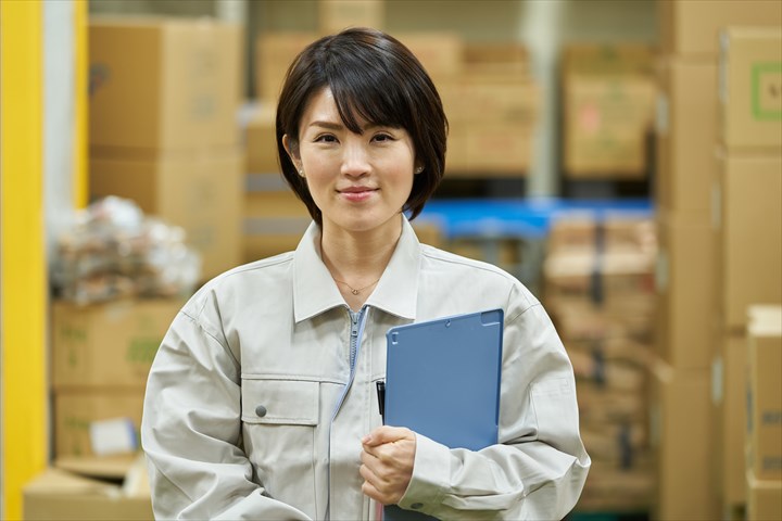 《さいたま市岩槻区》週払いOK・冷凍食品等の入出庫作業スタッフ！（週休2日・高時給）