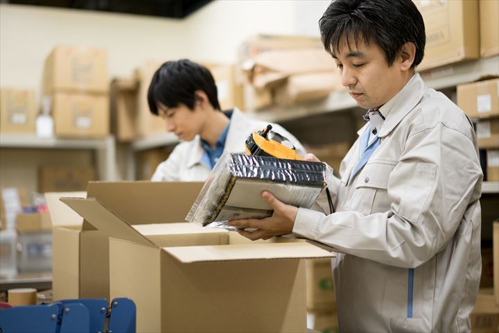 《厚木市》週払いOK・冷凍倉庫内での冷凍食材のピッキング作業スタッフ！（Web面接OK・土日祝休み）