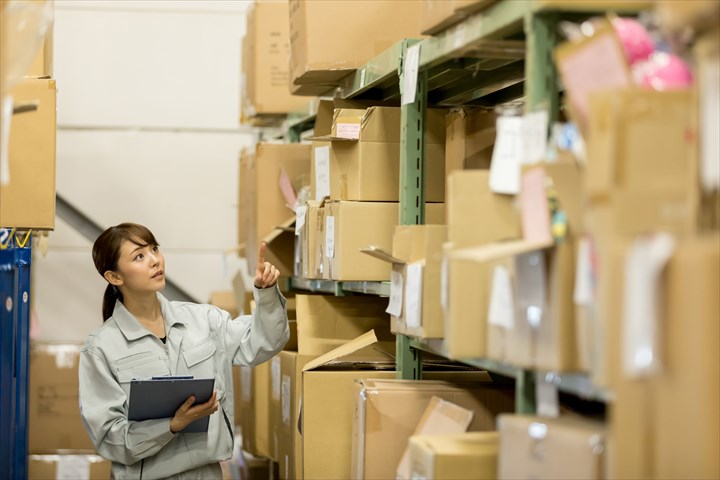 《深谷市》週払いOK・フォークリフトを使用した倉庫内での一般貨物の仕分け作業スタッフ！（高時給・土日休み）