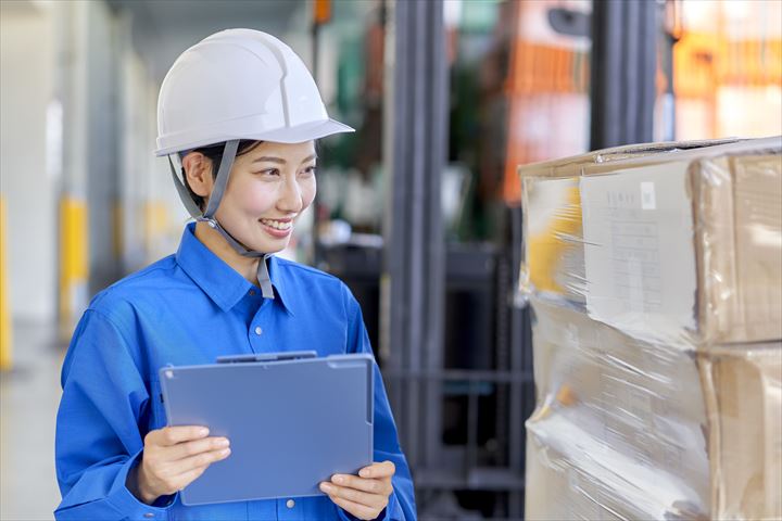 《名古屋市港区》週払いOK・倉庫内でのフローズン食品の仕分け作業スタッフ！（Web面接OK・週休2日）