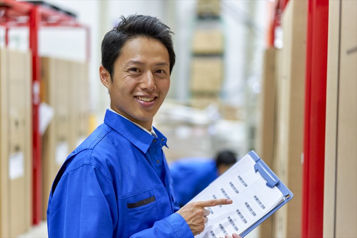 《松戸市》週払いOK・倉庫内でのチルド、冷凍食品の仕分け作業スタッフ！（未経験OK・夜勤）