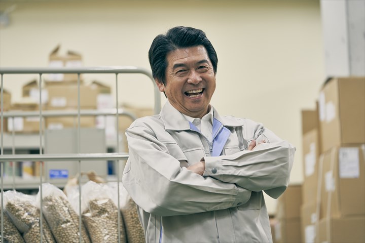 《甲賀市》週払いOK・工場内での機械オペレーター及び出荷作業スタッフ！（土日祝休み・業務延長ほぼ無し）