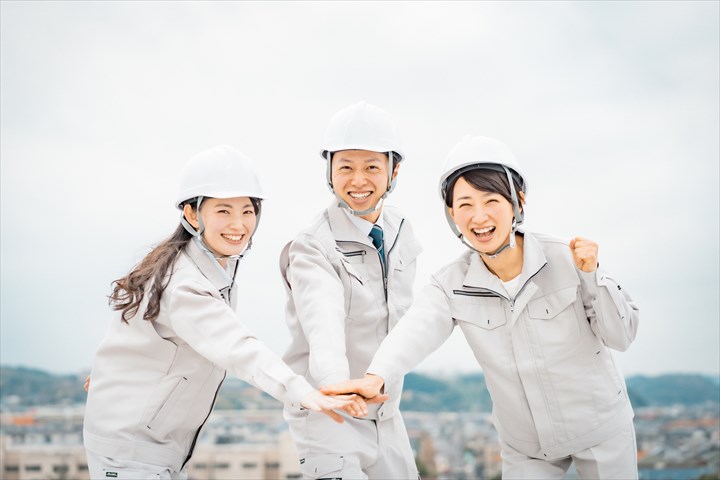 《市川市》週払いOK・工場内での建設系産業廃棄物の分別作業スタッフ（Web面接OK・高時給）