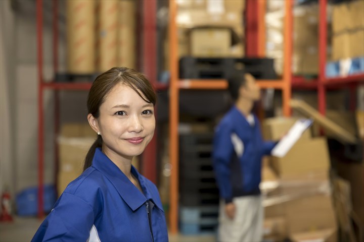 《大阪市大正区》週払いOK・耐火製品製造工場内での機械操作作業スタッフ！（土日祝休み・高時給）