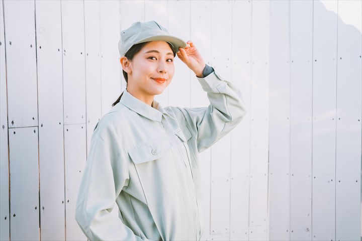 《岡山市南区》週払いOK・倉庫内での飲料のピッキング等の作業スタッフ！（日勤・短時間15:30～19:30）