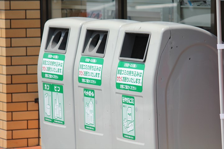 《横浜市港南区》週払いOK・普通車での自動販売機横のゴミ箱から資源ごみの回収ドライバー！（Web面接OK・シニアOK）