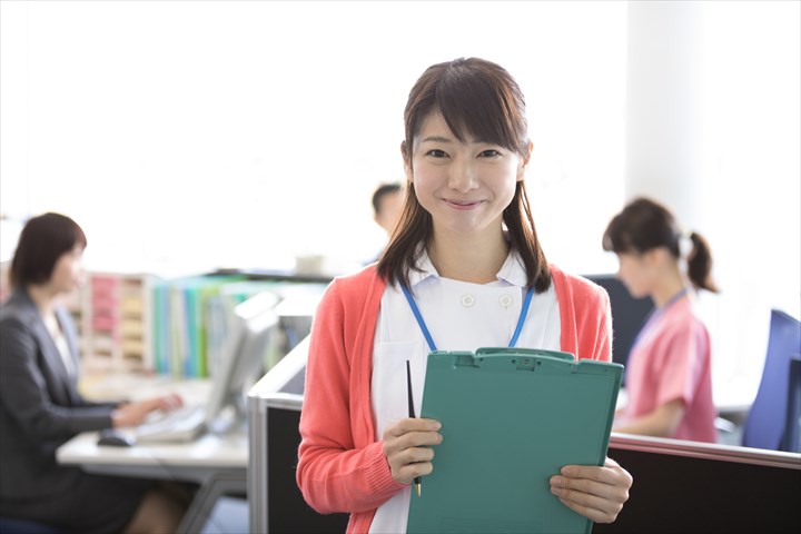 《蒲生郡竜王町》週払いOK・物流会社内での一般事務スタッフ！（土日休み・高時給）