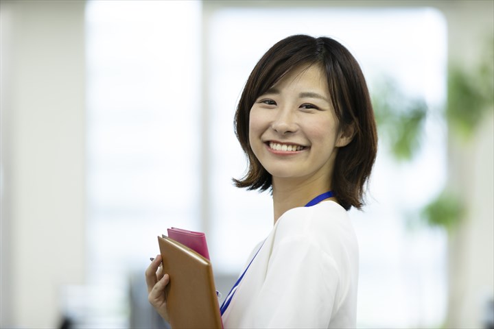 《倉敷市》週払いOK・営業所内での営業事務スタッフ！（土日祝休み・未経験歓迎）