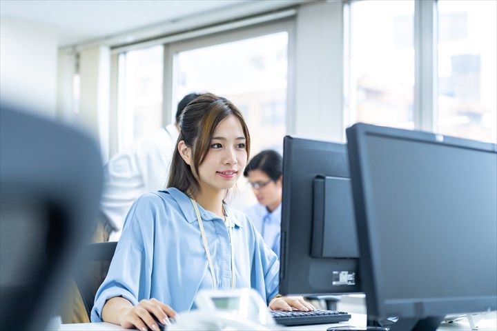 《横浜市金沢区》週払いOK・焼却炉施設での事務スタッフ！（週休2日・日勤・お弁当支給あり）