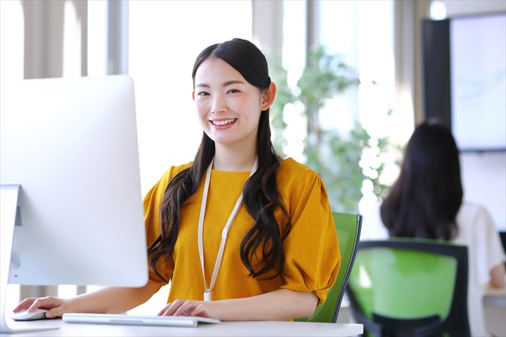 《北足立郡伊奈町》週払いOK・陸運会社内での事務スタッフ！（週休2日・業務延長ほぼなし）