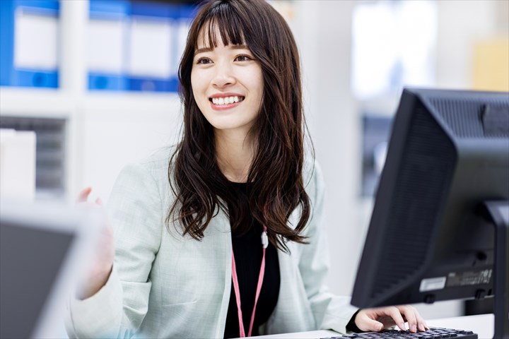 《品川区》週払いOK・卸販売法人内での営業事務スタッフ！（Web面接OK・土日祝休み）