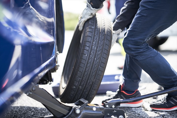 《神戸市西区》週払いOK・建設機械の整備などのメンテナンススタッフ！（土日祝休み・高時給）