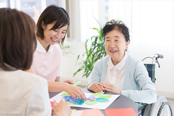 《板橋区》週払いOK・療養型病院での介護補助スタッフ！（Web面接OK・無資格OK）