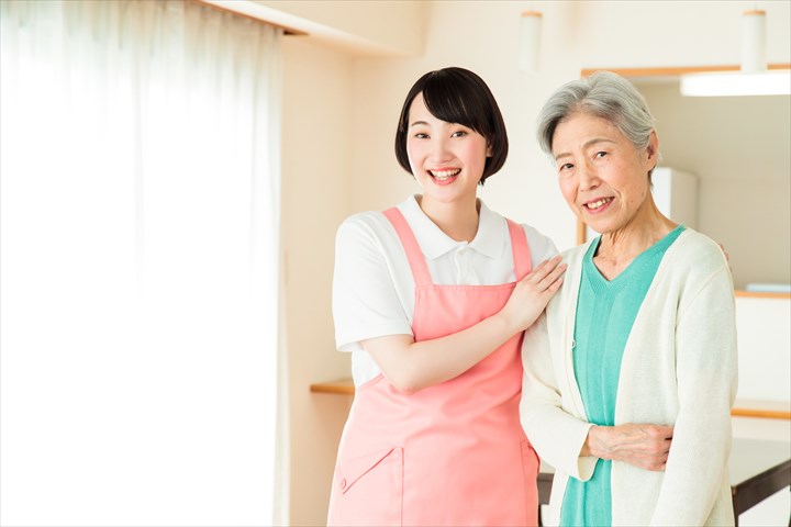 《葛飾区》週払いOK・ユニット型特別養護老人ホームでの介護スタッフ！（週休2日・日勤帯）