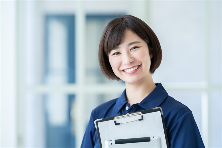 《市川市》週払いOK・ユニット型特別養護老人ホームでの介護スタッフ！（週休2日・資格を活かす）