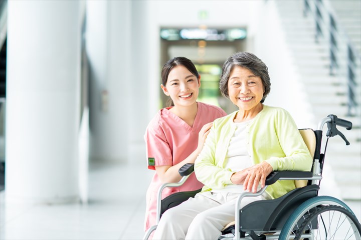 《国立市》週払いOK・介護老人保健施設での看護スタッフ！（週4～5・資格を活かす）